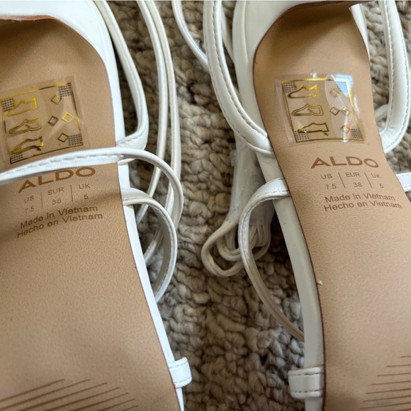 7.5 - NWOB Aldo Wrap Heels - Picture 5 of 6